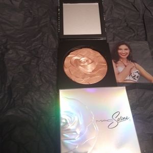 Selena Mac highlighter " limited edition"